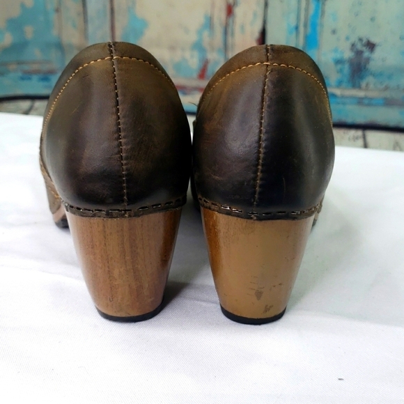 Dansko Riki Full Grain Heeled Clog - Picture 3 of 7
